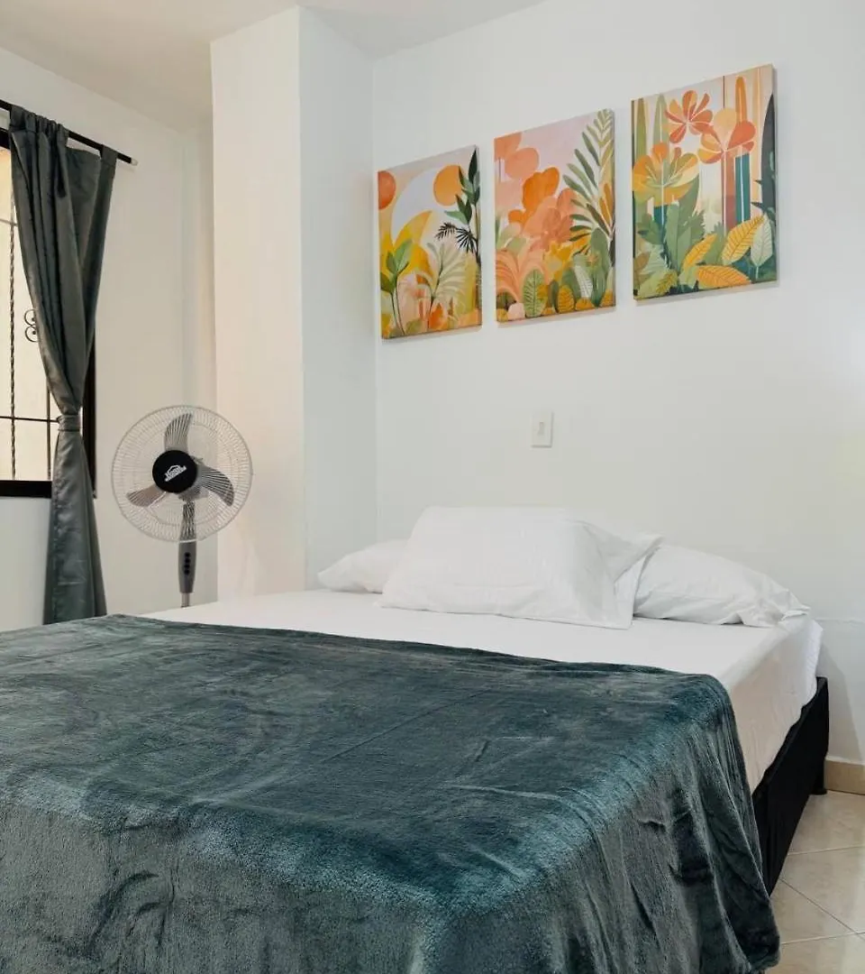 Apartamento Completo 3 Habitaciones Laureles-Estadio Hasta 6 Personas 메딜린 0*,  콜롬비아