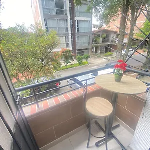 Apartamento 22 3 Con Balcon En Laureles Estadio, Medellín